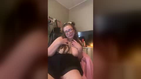 liliez online show from August 11, 5:09 am
