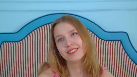 LiliLinn online show from August 7, 6:24 am