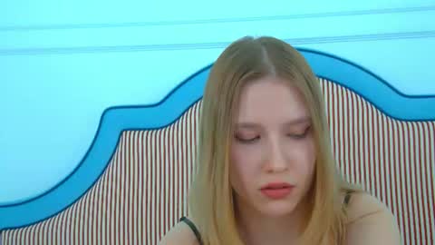 LiliLinn online show from August 10, 12:39 pm