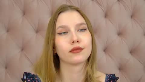 LiliLinn online show from August 11, 11:12 am