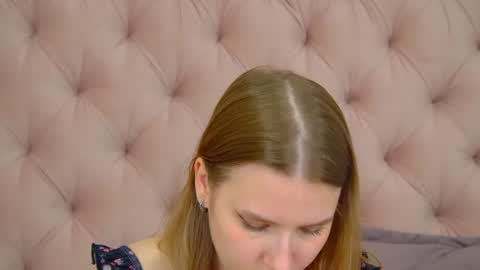 LiliLinn online show from August 11, 2:41 pm