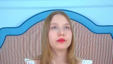 LiliLinn online show from August 14, 6:39 am