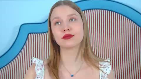 LiliLinn online show from August 14, 11:36 am