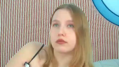 LiliLinn online show from August 15, 11:36 am
