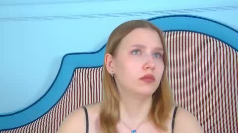 LiliLinn online show from August 15, 2:10 pm