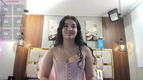 lilimini online show from August 7, 9:59 pm