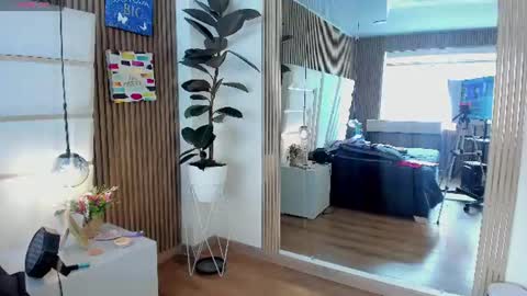 lilit online show from August 8, 7:36 pm