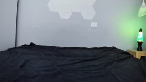 lilitaura online show from August 7, 7:58 pm