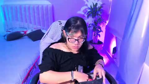 lilith  online show from August 3, 3:30 pm