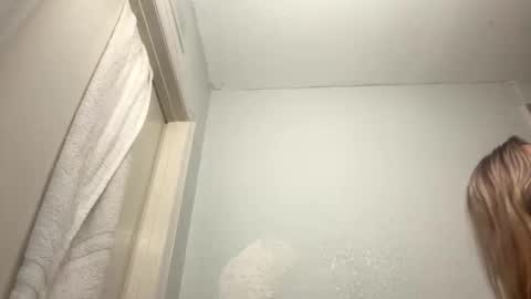 lilith_luv444 online show from May 8, 8:44 pm