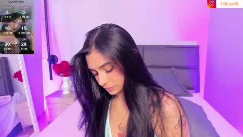 Lili petit  online show from August 3, 4:03 pm