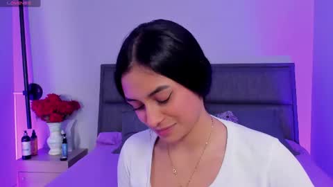 Lili petit  online show from August 11, 1:02 pm