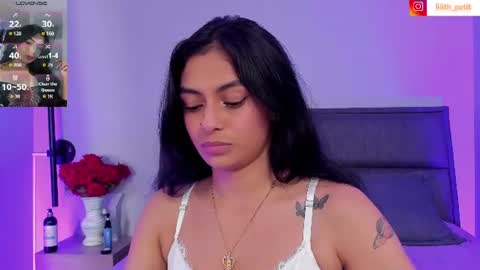 Lili petit  online show from August 11, 5:26 pm