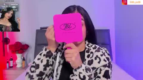 Lili petit  online show from August 12, 1:02 pm