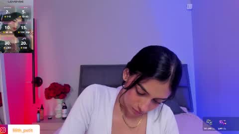 Lili petit  online show from August 15, 1:15 pm