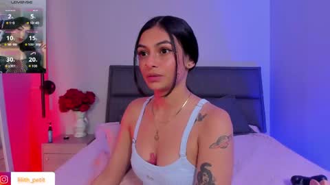 Lili petit  online show from August 15, 4:44 pm