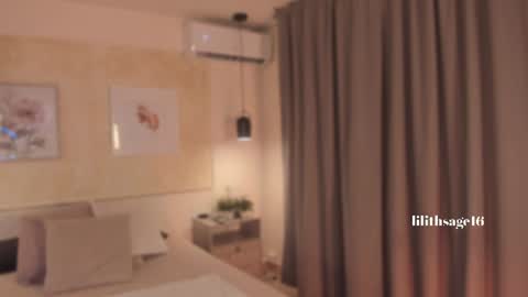 lilith_sage_ online show from August 11, 8:00 pm