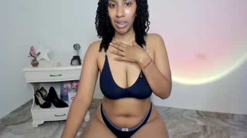 Alejandra  online show from July 28, 5:35 am