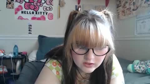 molly online show from March 27, 2:10 pm