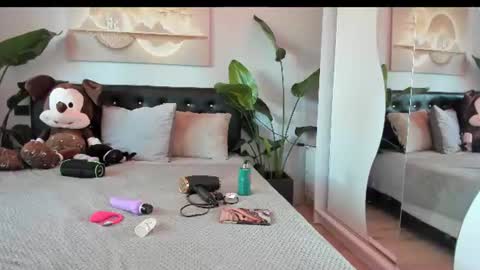 lilithcainee online show from July 24, 1:03 pm