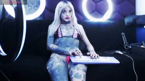 silverbansheesvicide online show from July 7, 3:32 am