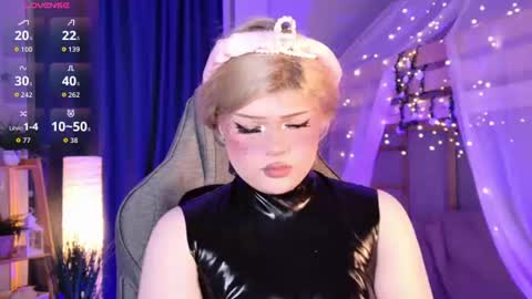 LilithNelson online show from August 10, 10:27 am