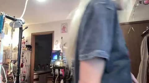 lilithohfish online show from July 8, 5:17 pm