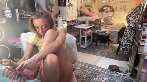 lilithohfish online show from August 6, 7:13 pm