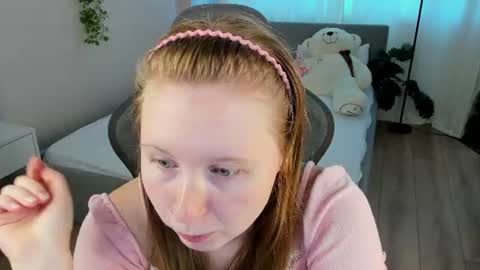  Lili Tiny  GMT2 3-10AM  MonTueWedThuSat online show from August 8, 1:49 am