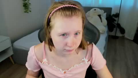  Lili Tiny  GMT2 3-10AM  MonTueWedThuSat online show from August 8, 2:55 am