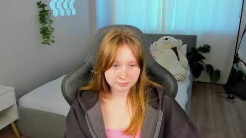 Lili Tiny  GMT2 3-10AM  MonTueWedThuSat online show from August 10, 3:19 am