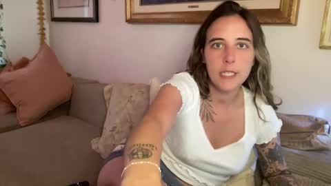 lilldaddysgirl online show from July 6, 2:15 am