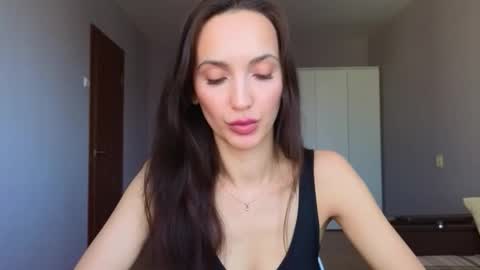 Lillian online show from March 19, 9:02 am