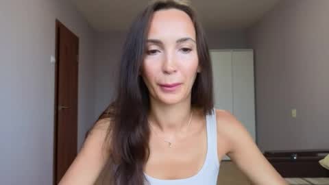 Lillian online show from April 9, 7:38 am