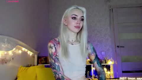LilliMoore online show from July 26, 2:49 am