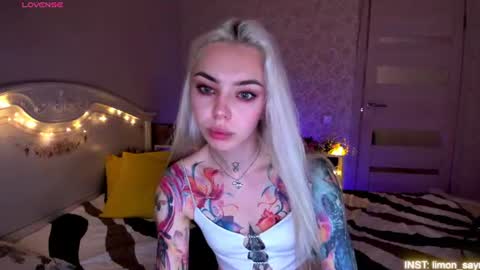 LilliMoore online show from August 4, 2:30 am