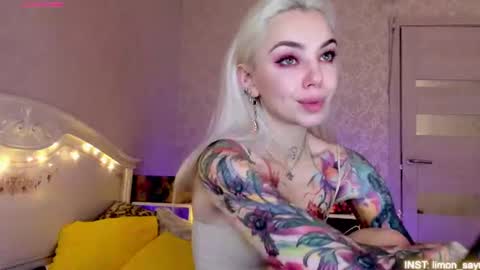 LilliMoore online show from August 10, 1:18 am