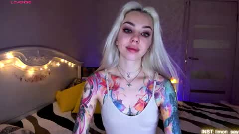 LilliMoore online show from August 14, 12:36 am
