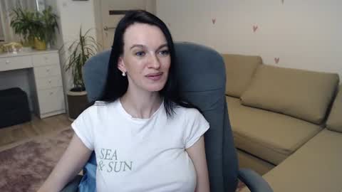 Liliy online show from August 7, 9:15 pm
