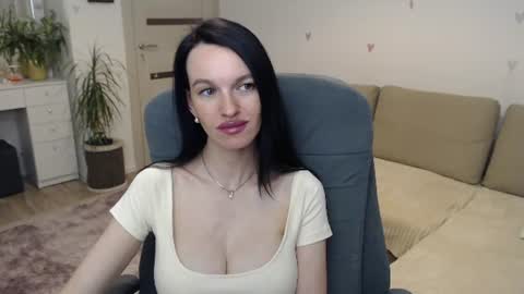 Liliy online show from August 10, 9:49 pm