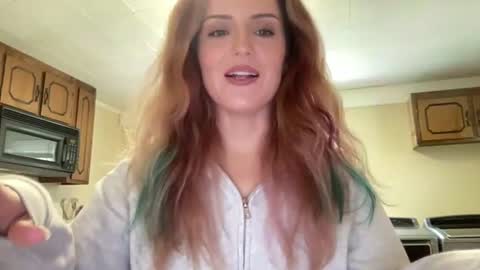 lilly_adams88 online show from July 12, 8:15 pm