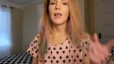 lilly_adams88 online show from July 14, 11:27 pm