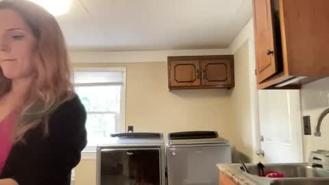 lilly_adams88 online show from July 16, 10:10 pm