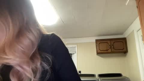 lilly_adams88 online show from July 23, 2:36 am