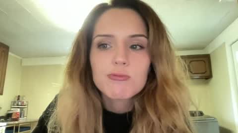 lilly_adams88 online show from August 5, 10:30 pm