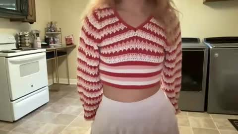 lilly_adams88 online show from August 11, 9:39 pm