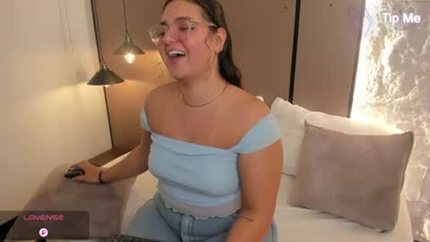L I L L Y  online show from August 7, 4:51 pm