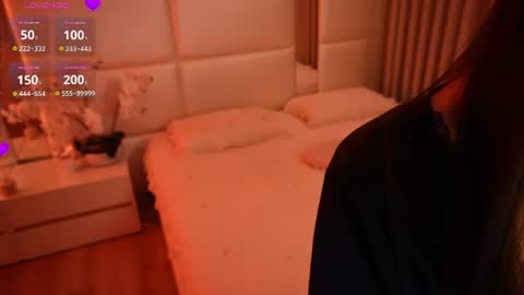 Lilly Colins online show from August 2, 1:12 am