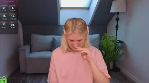 Lily online show from August 2, 2:07 am