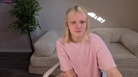 Lily online show from August 3, 1:12 am